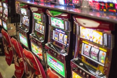 Live Sic Bo Dadu dealer studio with three dice and betting interface